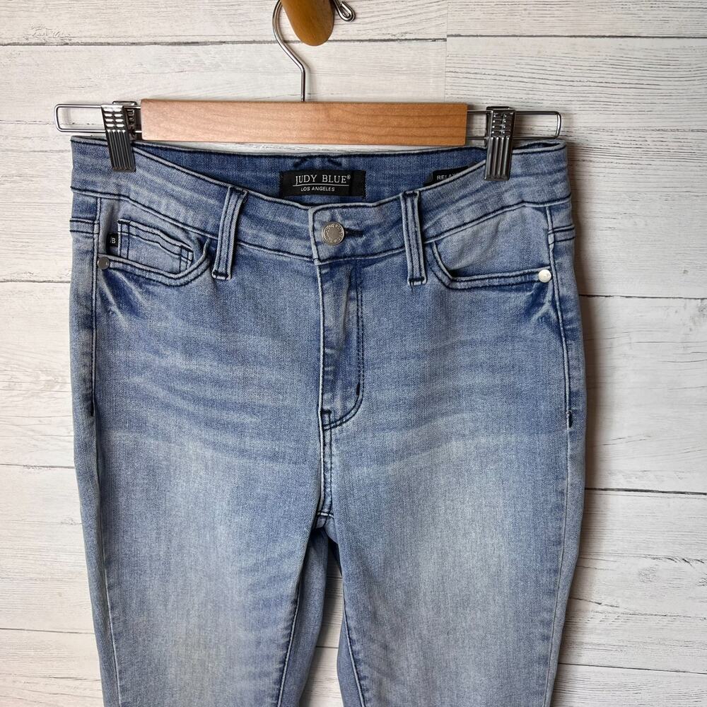 Judy Blue Jeans Womens Size 5/27 Relaxed fit Medium Wash Raw Distressed Hem - Picture 6 of 16